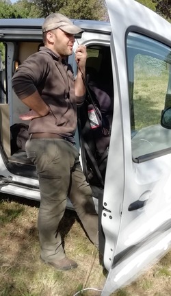 Un opérateur débutant. Un soucir plus que parlant sur ces lèvres. HI