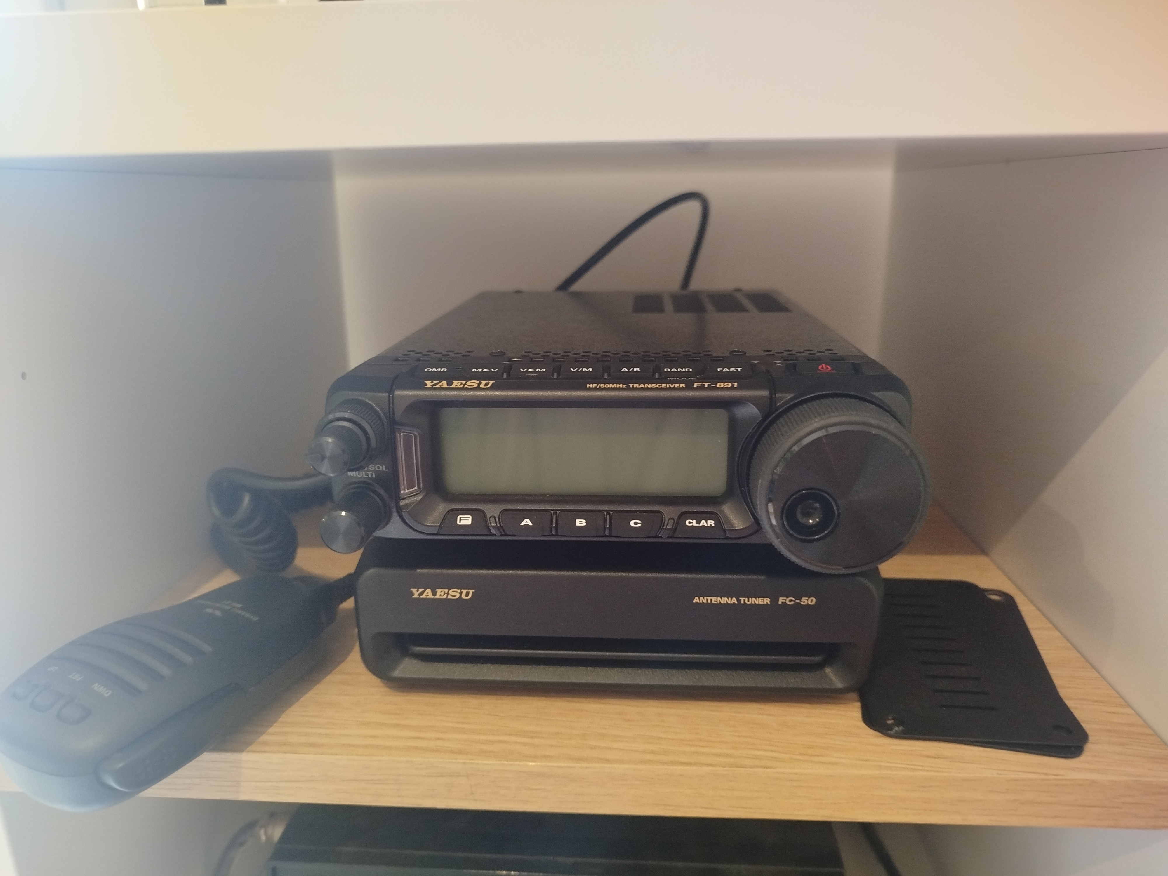 Le poste dans sa case, dans la station.